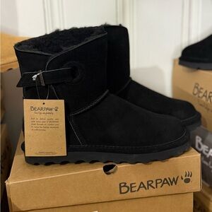 BEARPAW ISABELLE BOOTS - NEW IN BOX